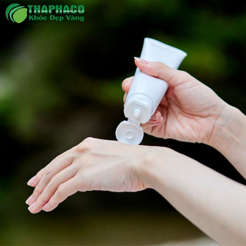 Vùng da bị bạch biến hoàn toàn không có melanin, do đó rất nhạy cảm và dễ bị cháy nắng
