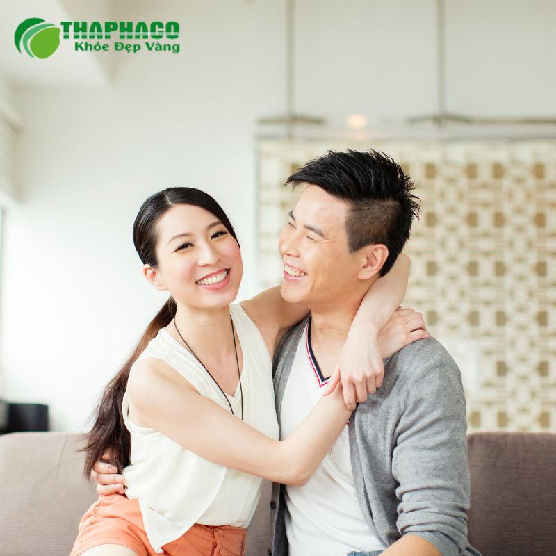 Dài bao quy đầu biểu hiện qua nhiều triệu chứng như khó vệ sinh, ảnh hưởng sinh hoạt tình dục