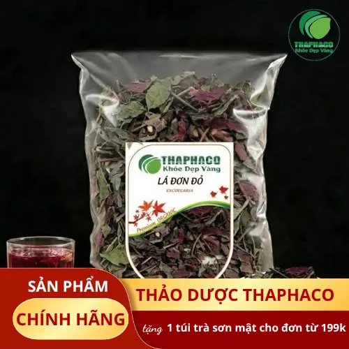 Lá đơn đỏ tươi chuẩn bị cho việc sắc nước tắm và uống