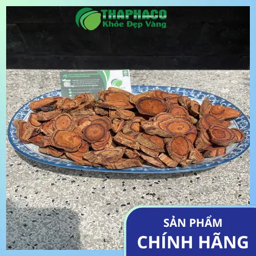 Cô Lan vui vẻ hoạt động sau khi dùng Kê Huyết Đằng