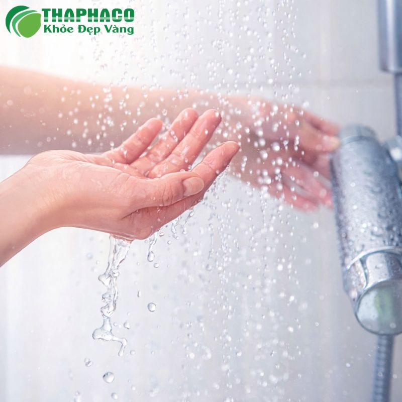 Chăm sóc da hàng ngày đóng vai trò cực kỳ quan trọng trong việc kiểm soát viêm da cơ địa