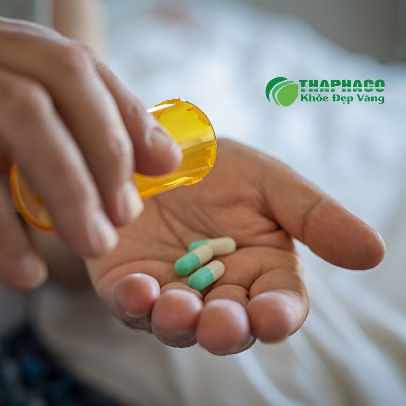 Điều trị viêm túi tinh chủ yếu dùng kháng sinh, kháng viêm, giảm đau, và có thể phẫu thuật
