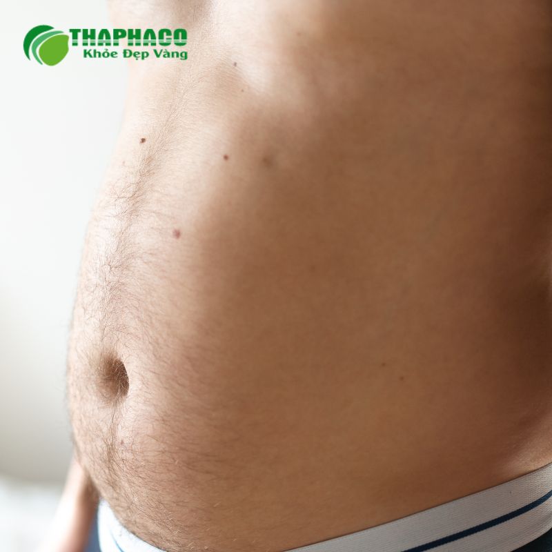 Rậm lông do rối loạn nội tiết thường bắt nguồn từ sự mất cân bằng hormone, đặc biệt là androgen
