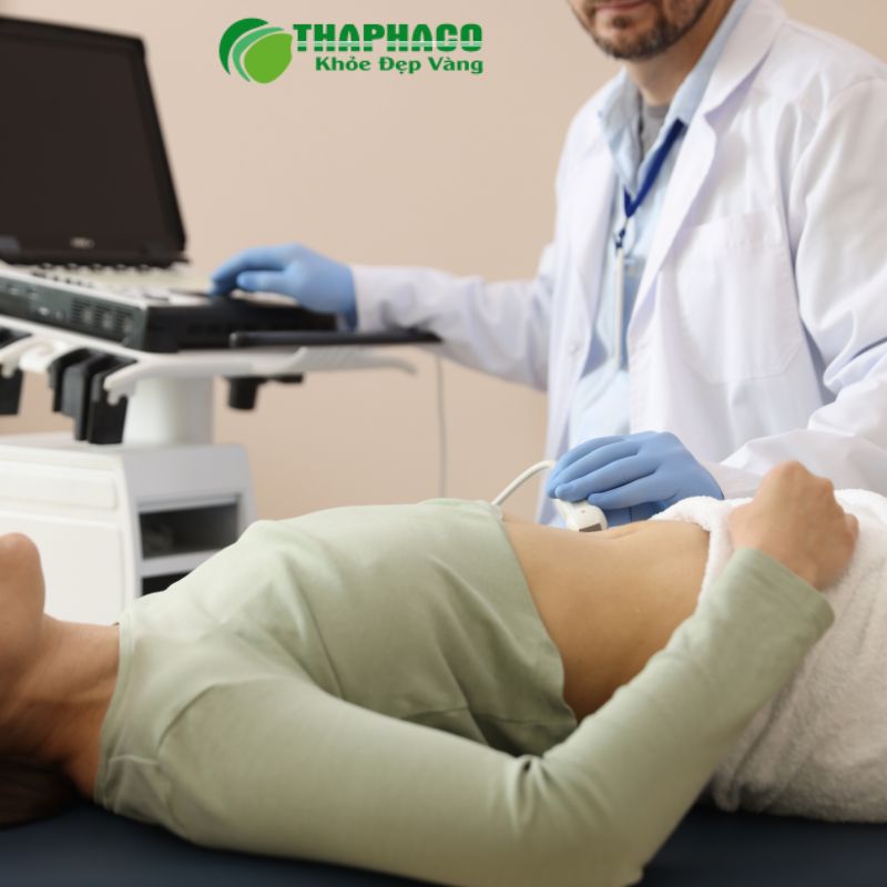 Gan nhiễm mỡ thường không có triệu chứng rõ ràng, nhưng cần cảnh giác với các biến chứng nguy hiểm