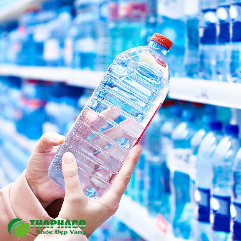 Phòng ngừa hẹp niệu quản tập trung vào việc duy trì lối sống lành mạnh, uống đủ nước
