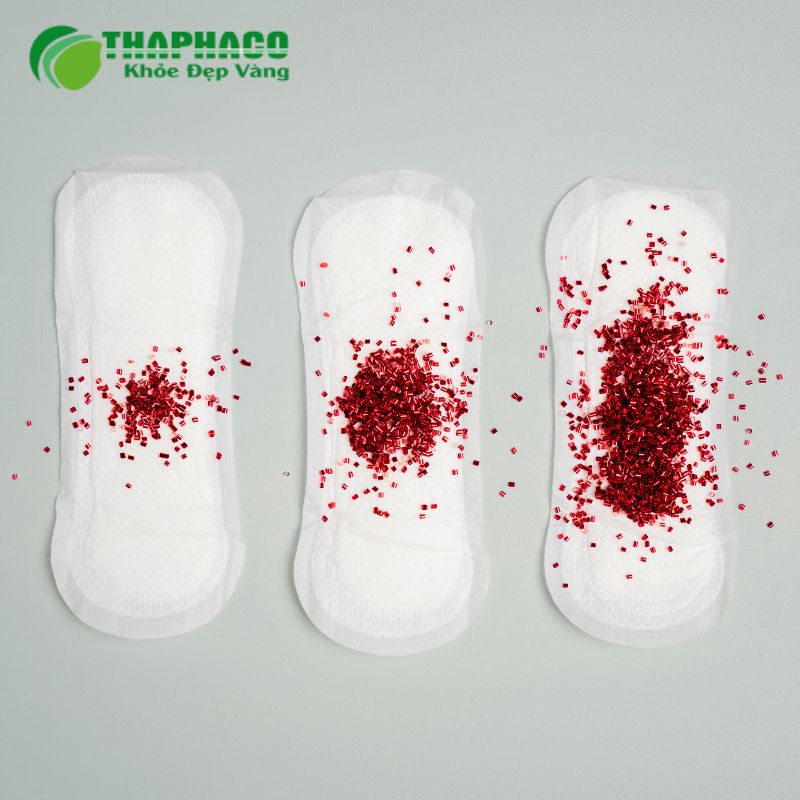 Một số phụ nữ có thể cảm thấy ngứa âm đạo nhẹ trước hoặc sau kỳ kinh nguyệt