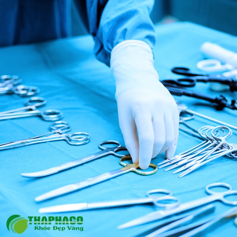 Điều trị polyp tử cung có thể từ theo dõi đơn thuần đến phẫu thuật cắt bỏ, tùy thuộc vào kích thước