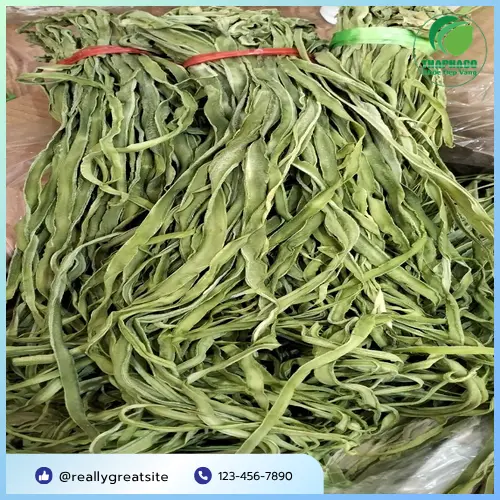 Gỏi rau tiến vua khô thanh mát, giòn ngon