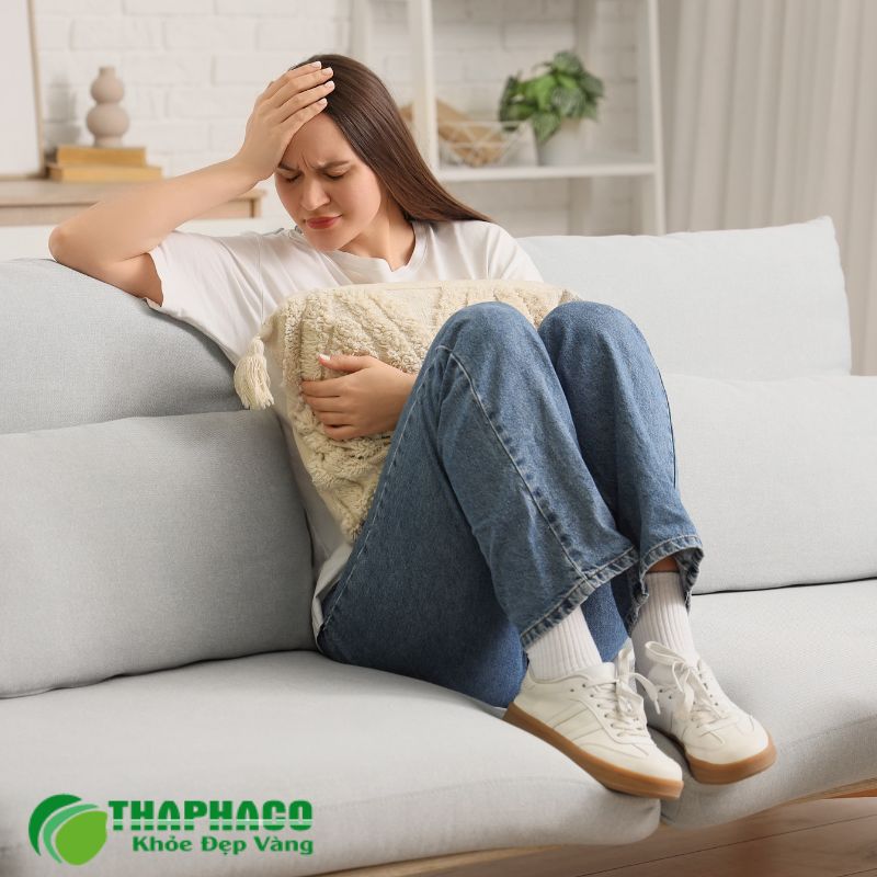 Nhận biết sớm các triệu chứng viêm vòi trứng, từ đau bụng dữ dội cấp tính đến đau âm ỉ mãn tính
