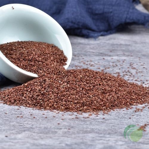 Hạt đổ từ bát trắng (động)