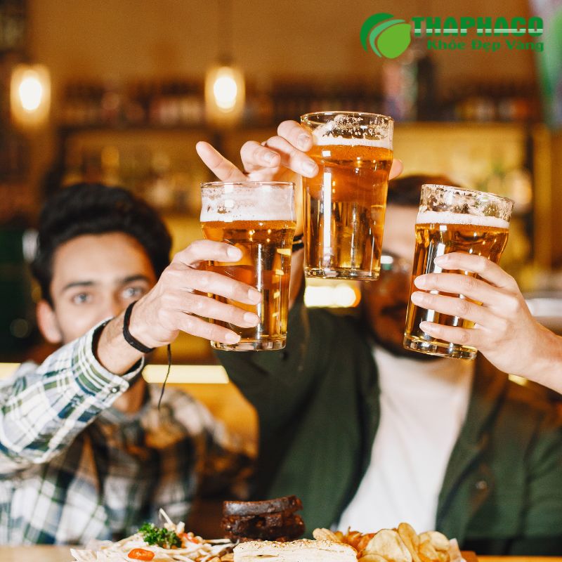 Uống quá nhiều rượu bia trong thời gian dài là một nguyên nhân phổ biến gây bệnh cơ tim do rượu