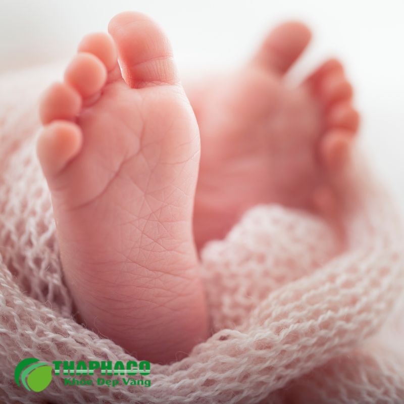 Một số trẻ sinh ra đã có dị tật ở hậu môn trực tràng, hẹp hậu môn bẩm sinh