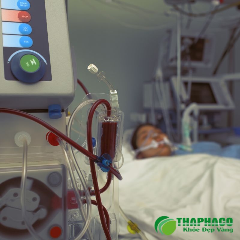 Máu tụ nội sọ có thể bắt nguồn từ chấn thương đầu, vỡ phình mạch hoặc dị dạng mạch máu