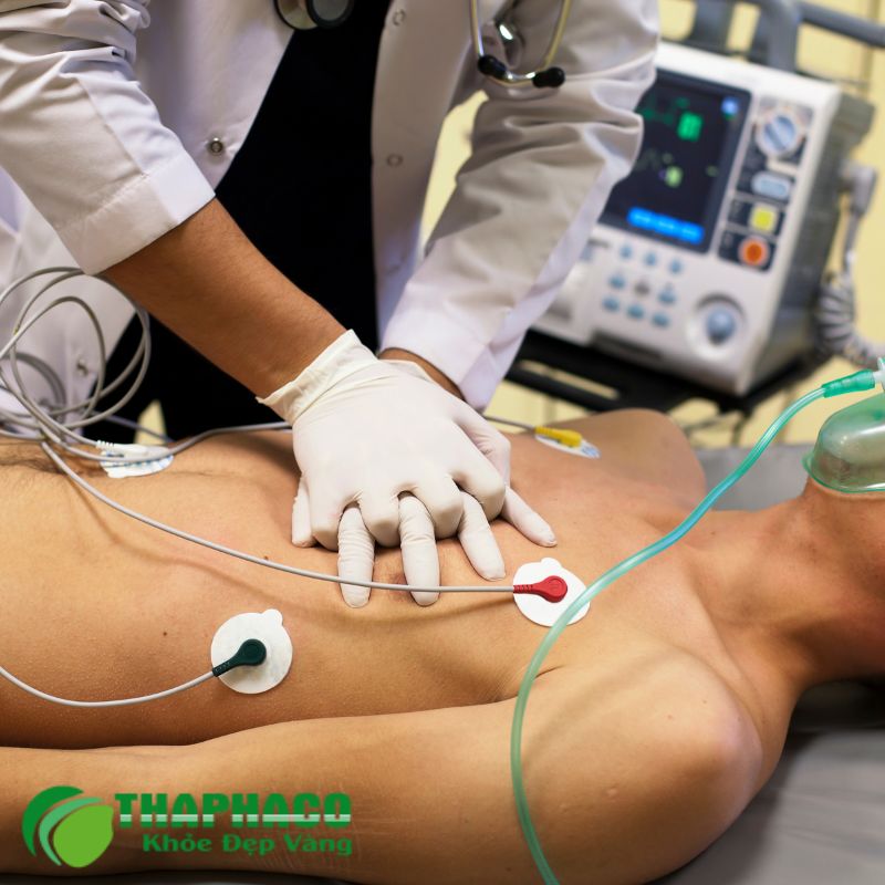 Nếu nạn nhân đã hồi phục ý thức và thở bình thường, hãy đặt họ ở tư thế hồi phục