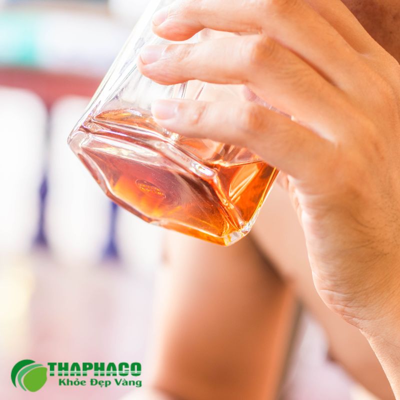 Lạm dụng rượu bia và caffeine về lâu dài sẽ làm rối loạn giấc ngủ, tăng nhịp tim