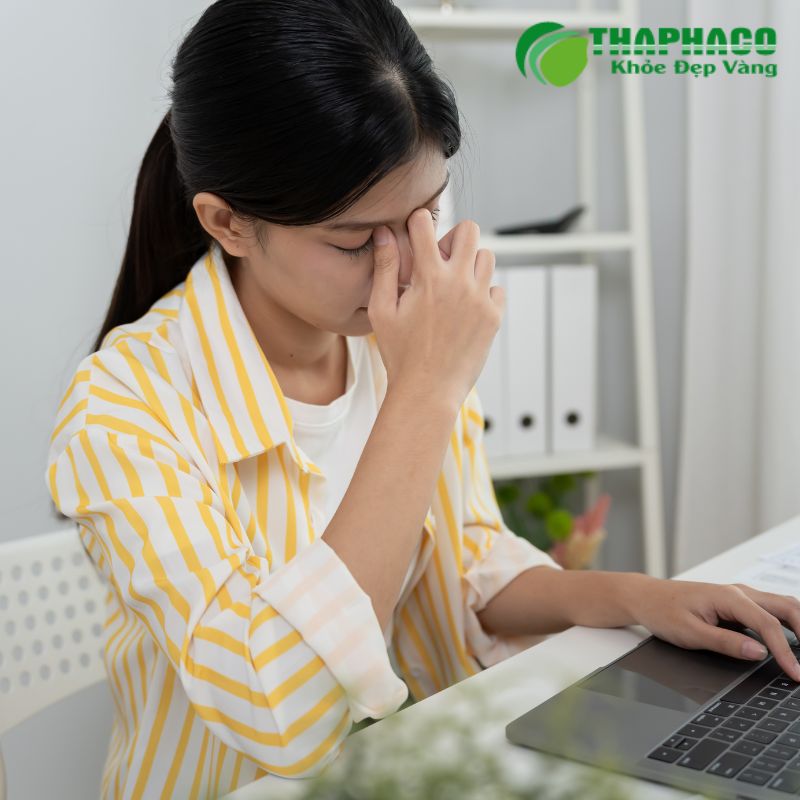 Rối loạn thần kinh thực vật gây mất ngủ, khó ngủ, đau đầu, chóng mặt, hoa mắt, ù tai