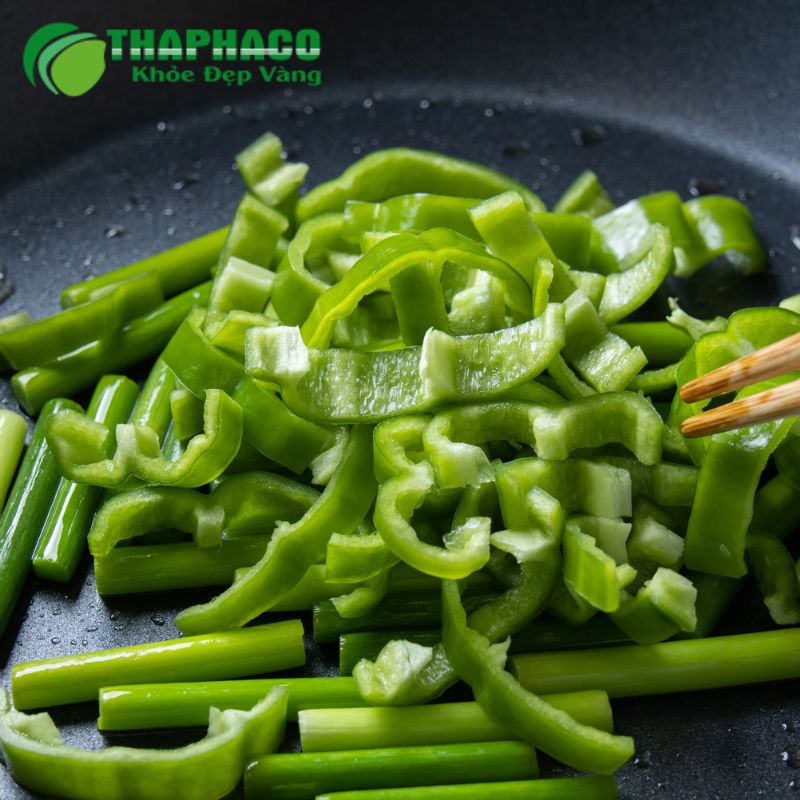 Người bệnh sa trực tràng cần tăng cường chất xơ trong khẩu phần ăn như rau xanh, trái cây,vv