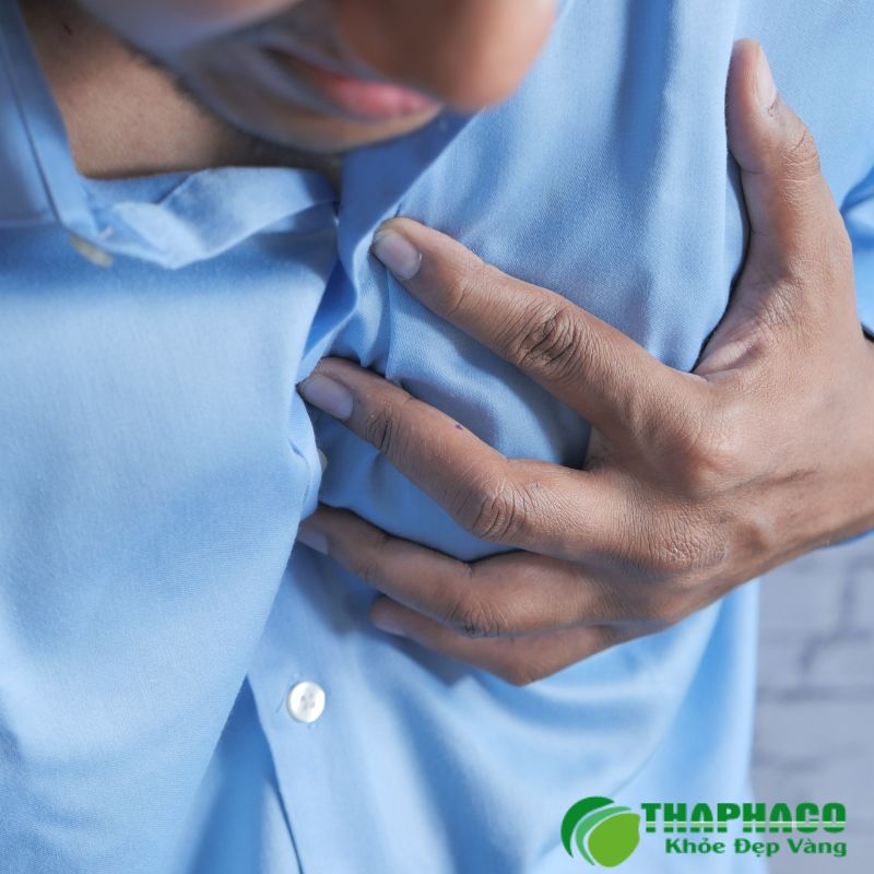 Suy tim toàn bộ thường xuất phát từ các bệnh lý tim mạch mãn tính như tăng huyết áp