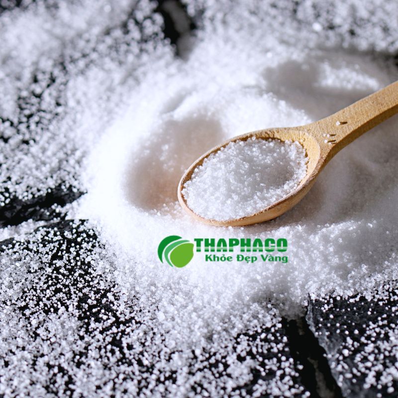 Muối là “kẻ thù” số một của người bệnh tim mạch vì nó làm cơ thể giữ nước, gây phù và tăng huyết áp