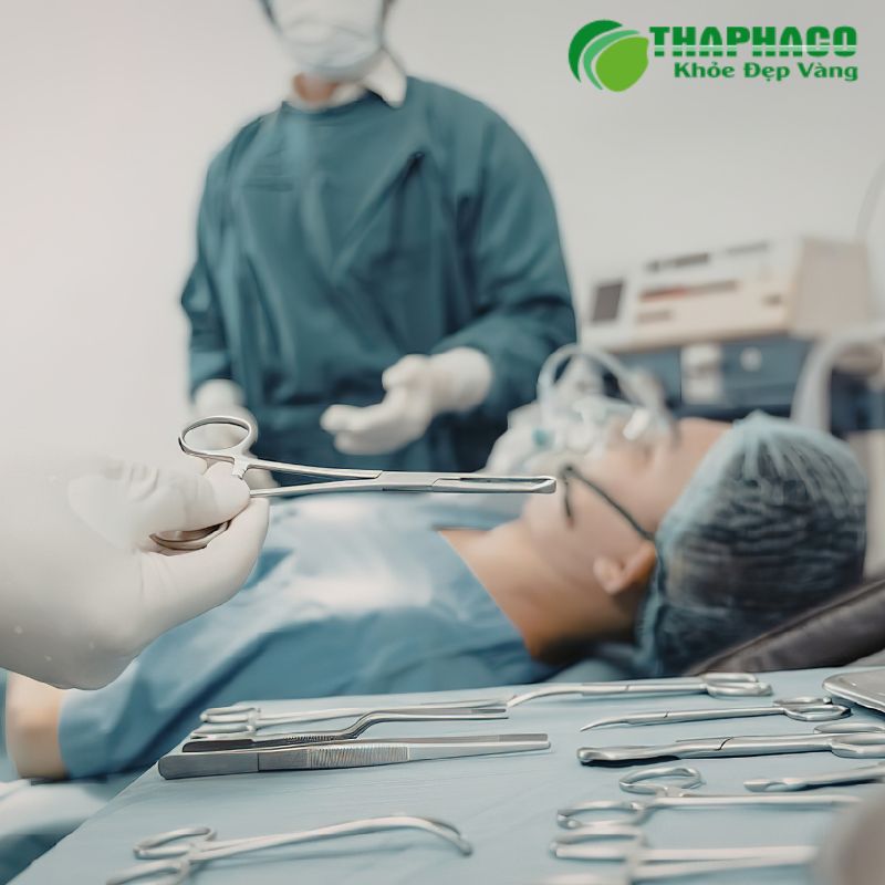 Người chuẩn bị phẫu thuật cần đặc biệt thận trọng hoặc tuyệt đối không tự ý dùng dược liệu hỗ trợ