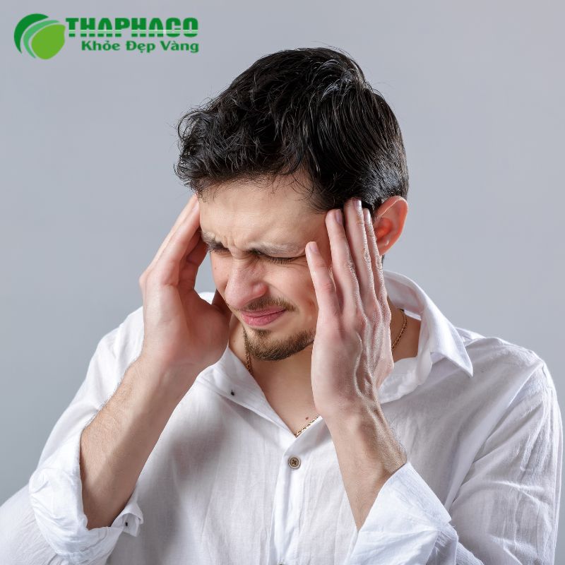 Thiếu máu não thoáng qua thường do xơ vữa động mạch, cục máu đông, hoặc bệnh tim