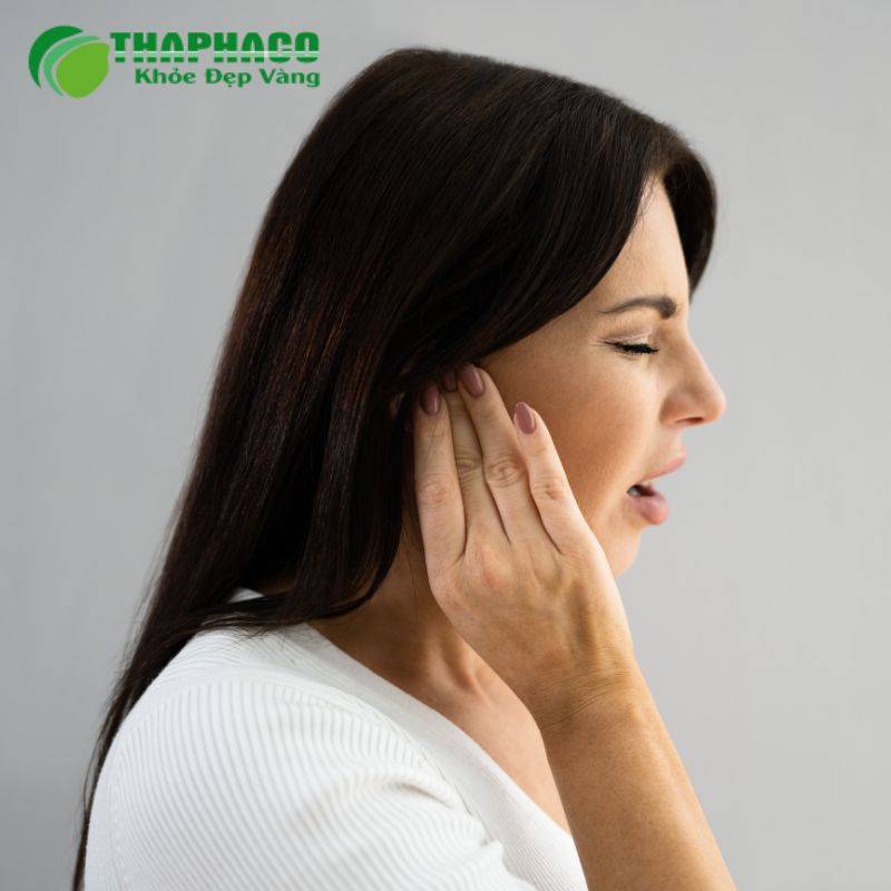 Có nhiều cách điều trị và hỗ trợ ù tai, từ y học hiện đại như thuốc, thiết bị trợ thính