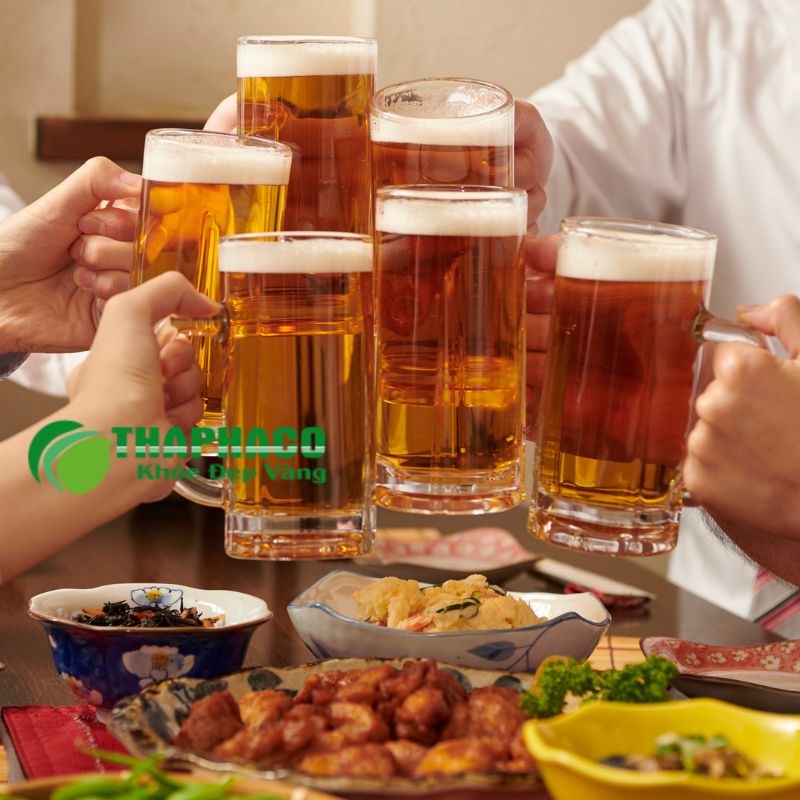 Căng thẳng kéo dài, lạm dụng rượu bia và ăn uống kém lành mạnh làm suy yếu hàng rào bảo vệ dạ dày