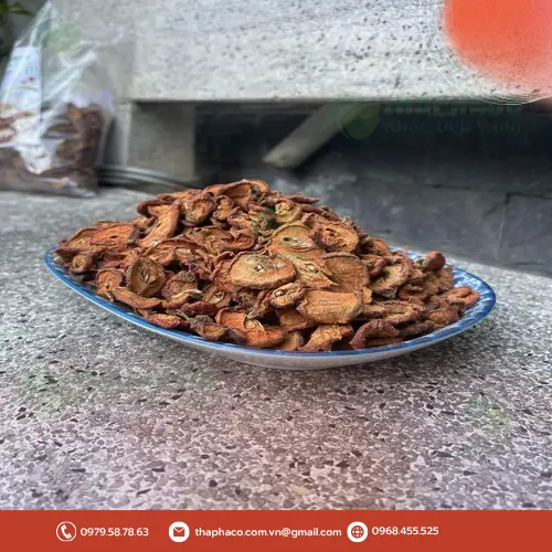 Kiểm tra táo mèo khô trước khi dùng
